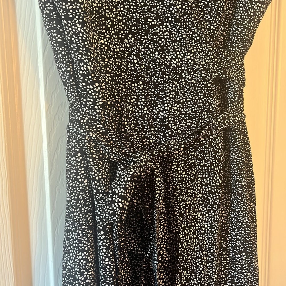 Black and white wrap dress - Picture 11 of 16